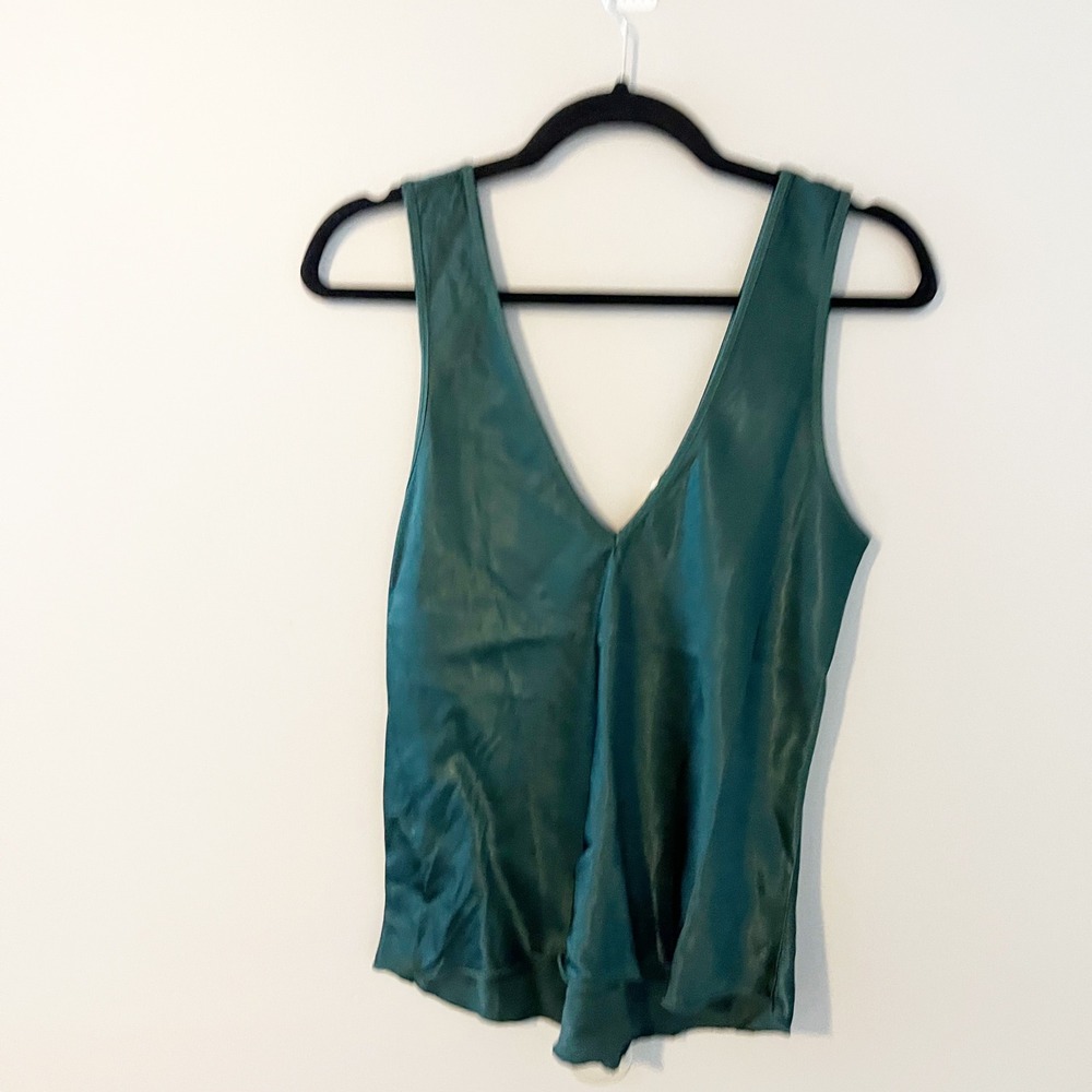 Milio Milano satin V Neck Wide‎ Strap Tank Top Hunter Green XS Made in Italy NWT